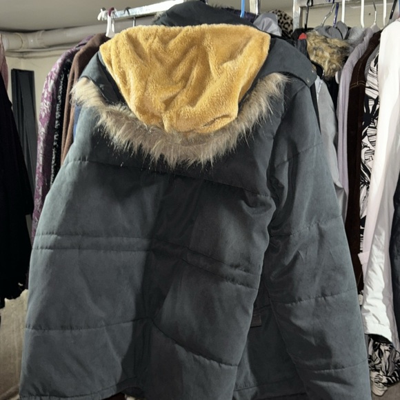 COPY - NWT Men’s Fur-Lined Winter Coat - Picture 3 of 7